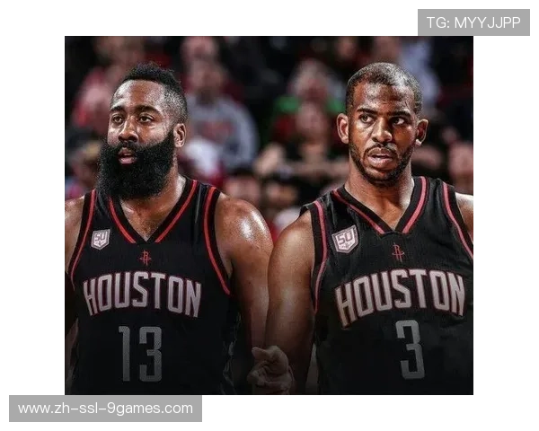 火箭哈登罚球稳稳命中，比分反超引发主场欢呼